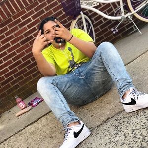 Meet your Posher, Kaila